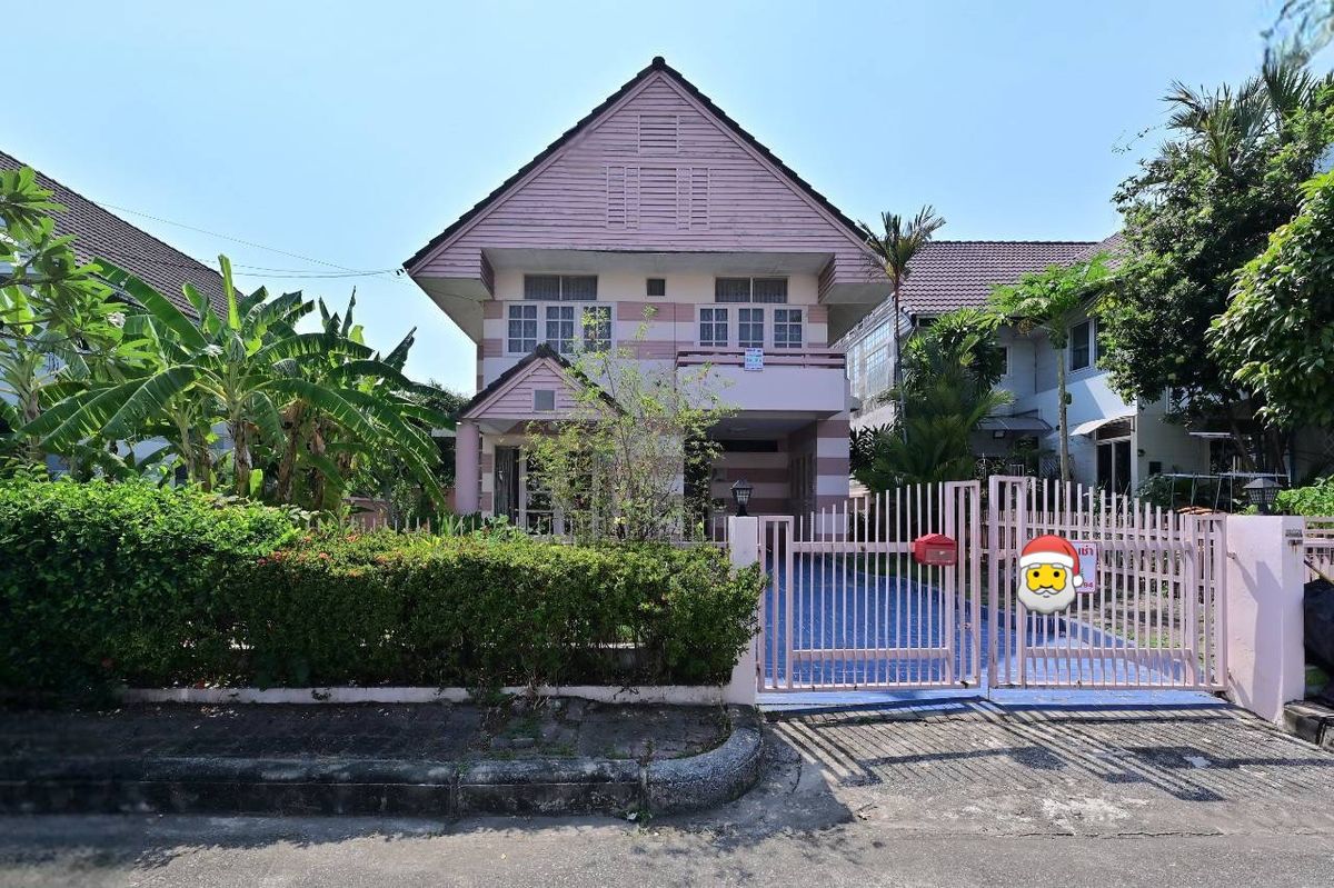 For RentHouseNawamin, Ramindra : 🔑 Single house for rent - Home Place Ramkhamhaeng 140 Project 📍 Potential location near the expressway and international school 💸 Rent 30,000 baht/month