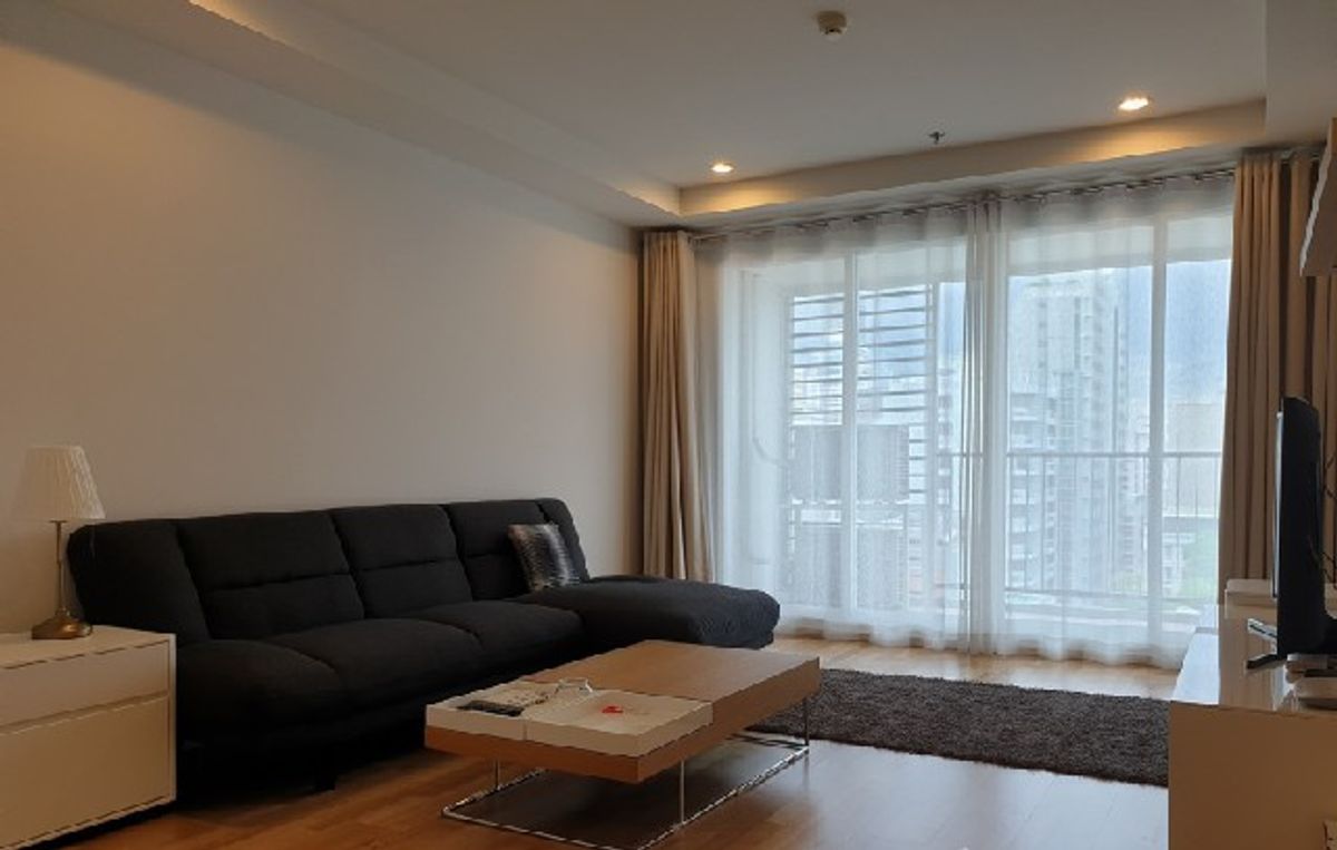 ให้เช่าคอนโดนานา : 3 เตียง 3 ห้องน้ำ 125 ตารางเมตรคอนโดที่ 15 Sukhumvit Residences ให้เช่า 55,000 THB สถานี Nana BTS