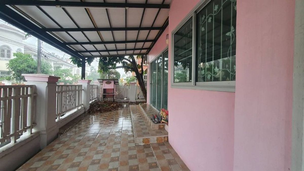 For SaleHousePathum Thani,Rangsit, Thammasat : Detached house, Phatsorn 2, Khlong 3, this house is not able to find anymore in the project! รีบจับจองก่อนราคาปรับขึ้น