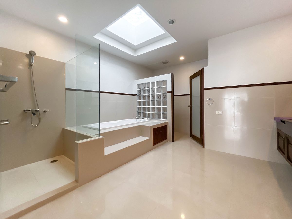 ขายบ้านพัทยา บางแสน ชลบุรี สัตหีบ : ขายวิลล่าชั้นเดียว Green Olive Villa Amata Spring Golf 3 ห้องนอน ริมสนามกอล์ฟ การีนตีบรรยากาศดีแน่นอน [SHNH00012]