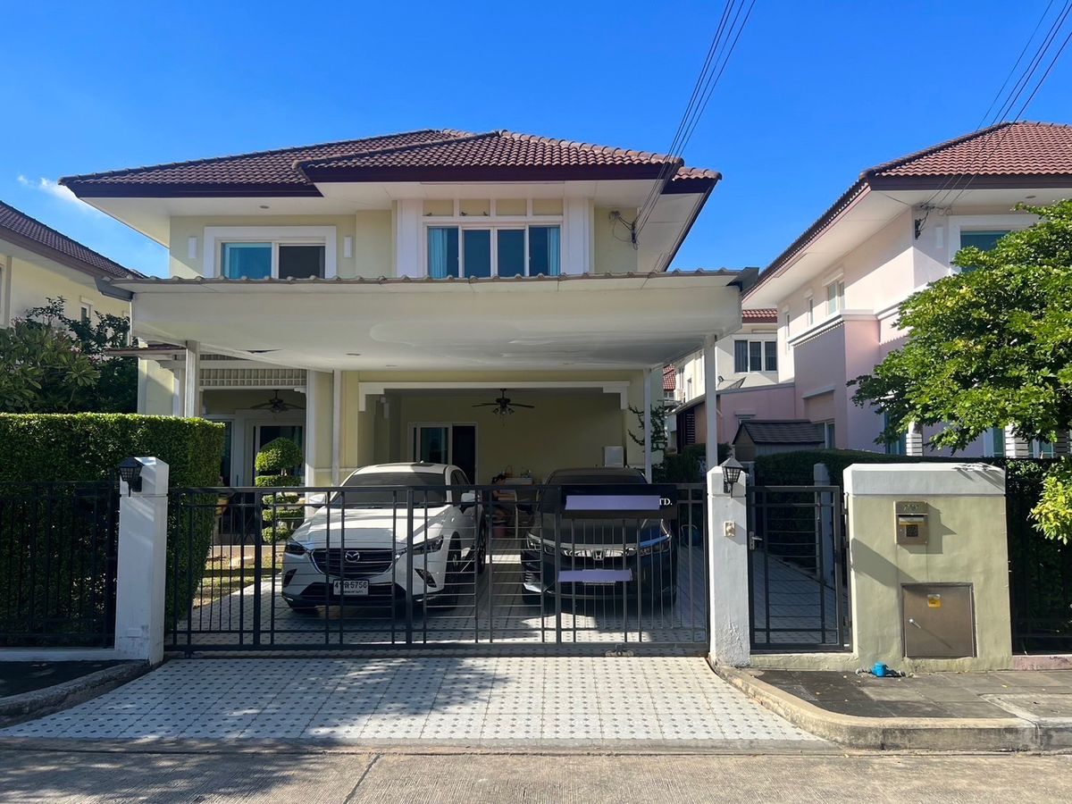For SaleHouseNawamin, Ramindra : Urgent sale, cheap, detached house, Centro Ramintra, near Clubhouse with all furniture The owner returned to other provinces.