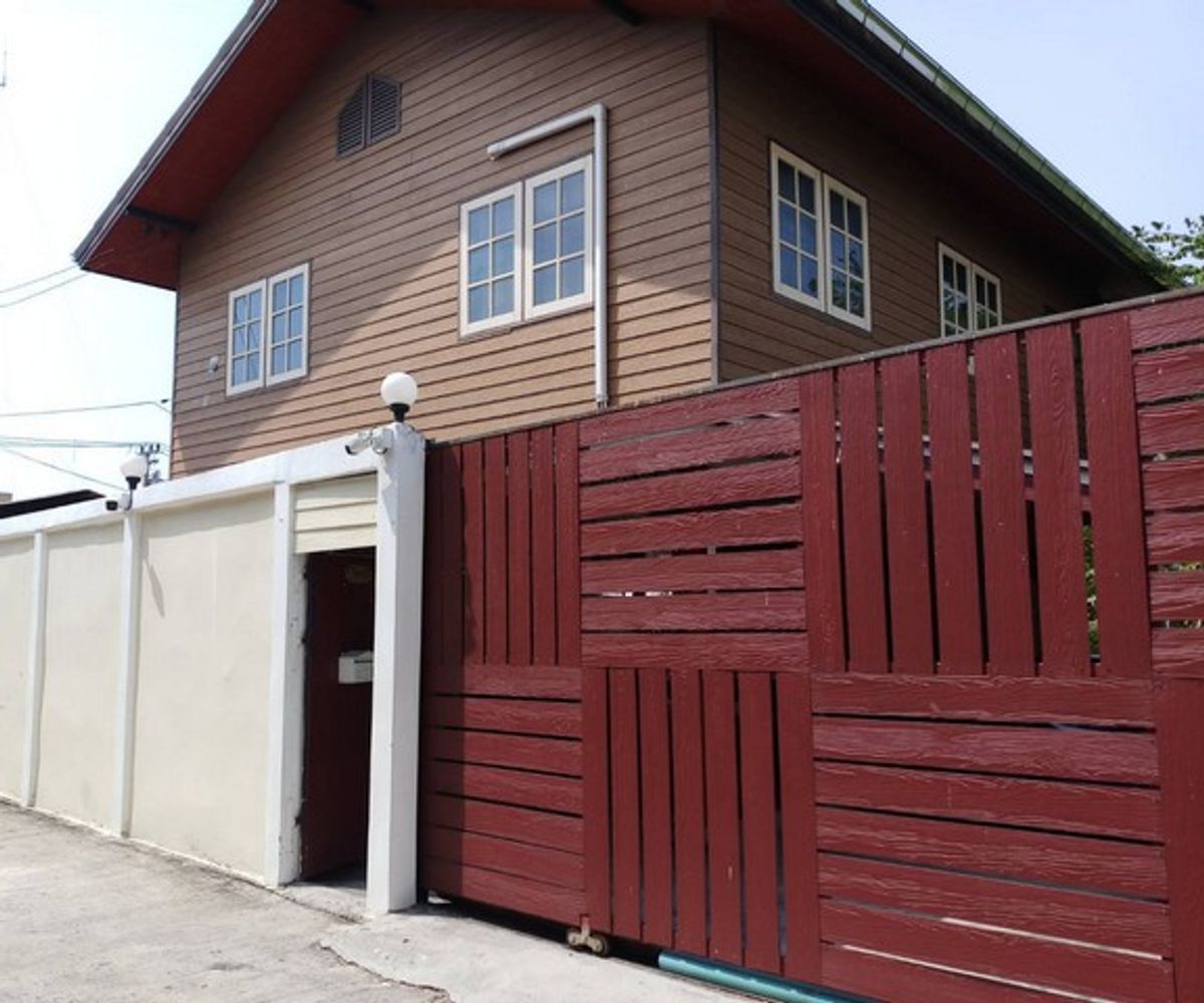For SaleHouseBang Sue, Wong Sawang, Tao Pun : [Sell] Detached house with garden Sri Yan-Kedaka area | 111 sq.w. | Near the Parliament | 12.9 million baht