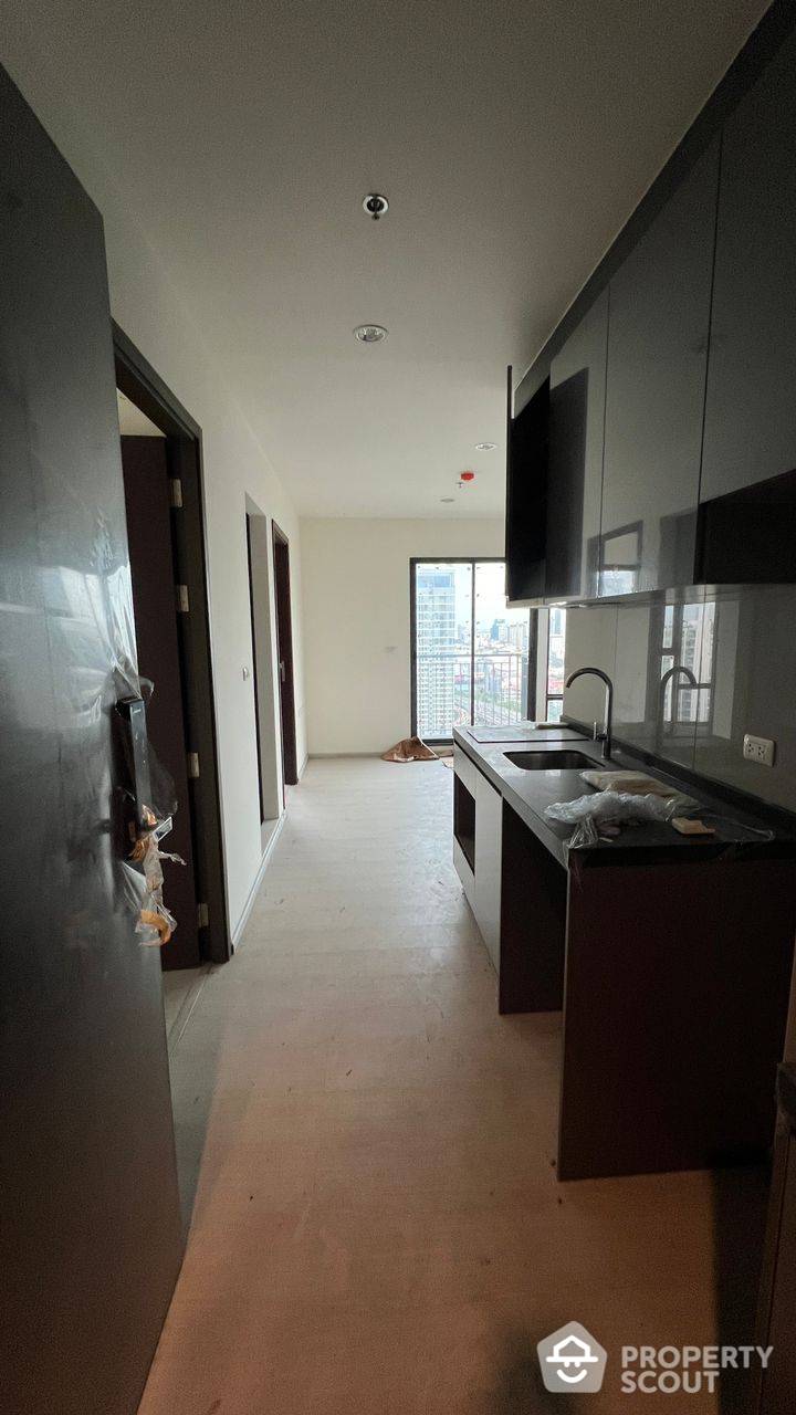 For SaleCondoRama9, Petchburi, RCA : 2-BR Condo at Rhythm Asoke near MRT Phra Ram 9