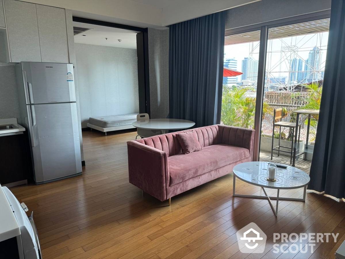For SaleCondoSathorn, Narathiwat : 2-BR Condo at The Lofts Yennakart in Chong Nonsi
