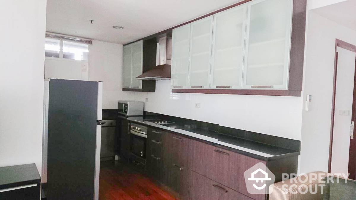 ขายคอนโดวิทยุ ชิดลม หลังสวน : คอนโด 2-ห้องนอน ที่ เออร์บานา หลังสวน คอนโดมิเนียม ใกล้ BTS ราชดำริ