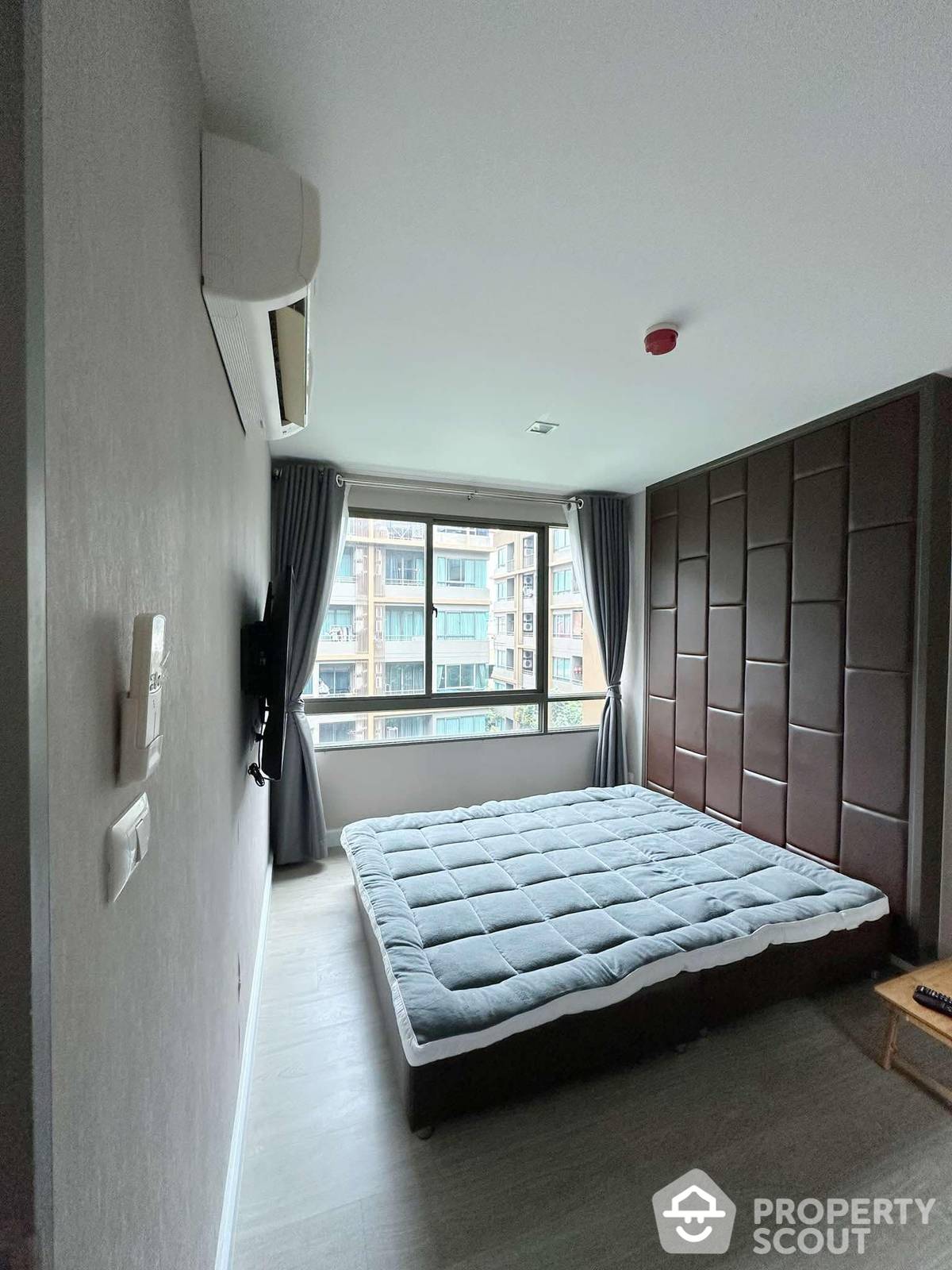 For SaleCondoRatchadapisek, Huaikwang, Suttisan : 1-BR Condo at Metro Luxe Ratchada near MRT Huai Khwang