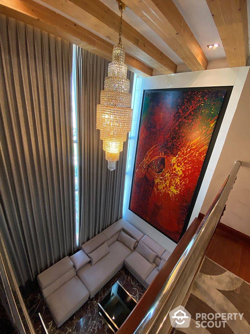 For SaleCondoSukhumvit, Asoke, Thonglor : 3-BR Condo at Wind Sukhumvit 23 near BTS Asok