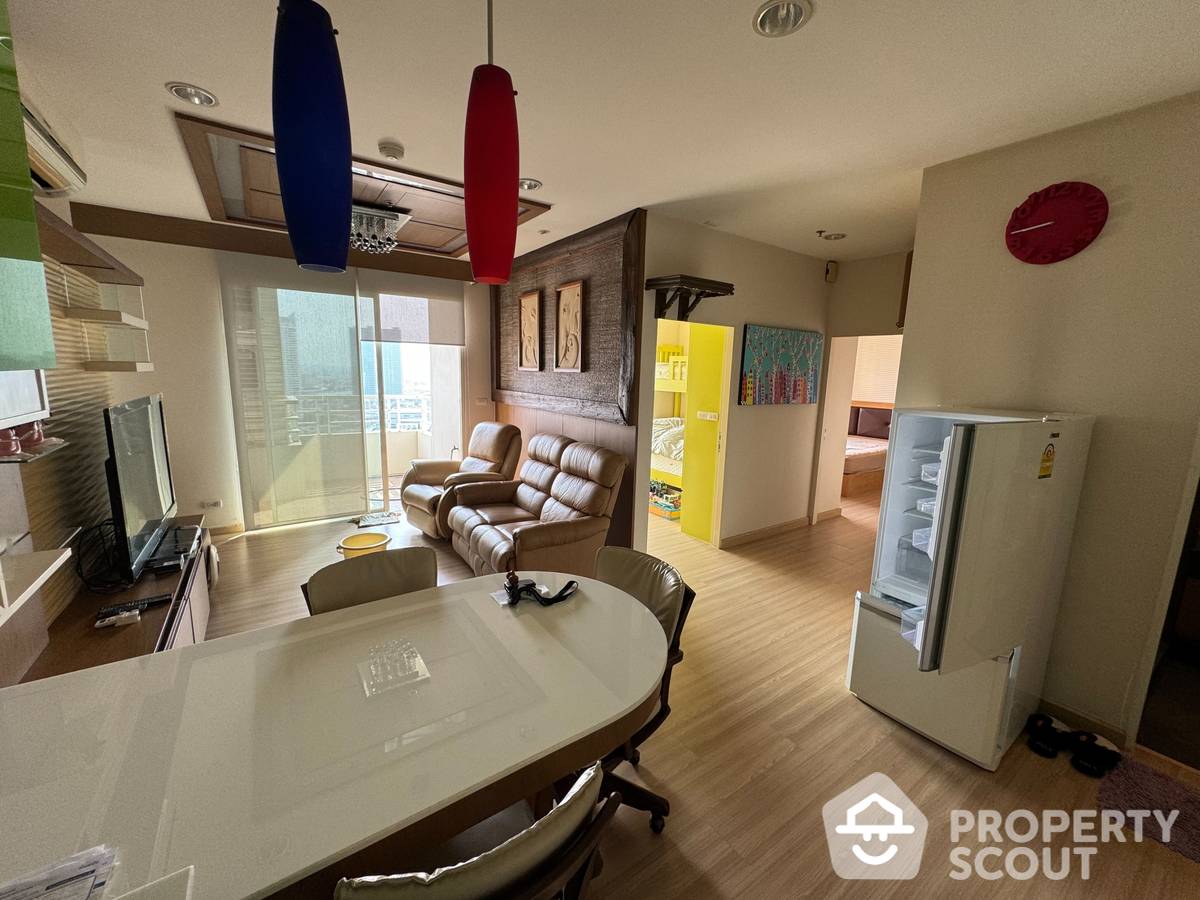 For SaleCondoWongwianyai, Charoennakor : 2-BR Condo at The Light House Sathorn–Chareonnakorn near BTS Krung Thon Buri