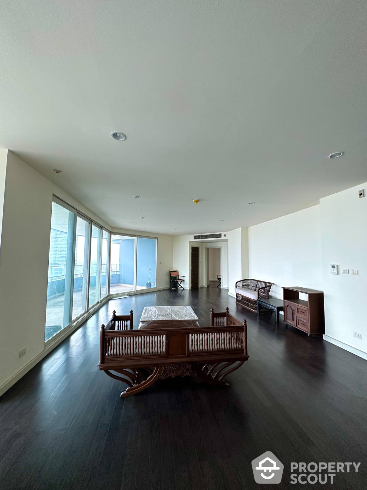 For SaleCondoWongwianyai, Charoennakor : 4-BR Condo at Watermark Chaophraya near BTS Krung Thon Buri
