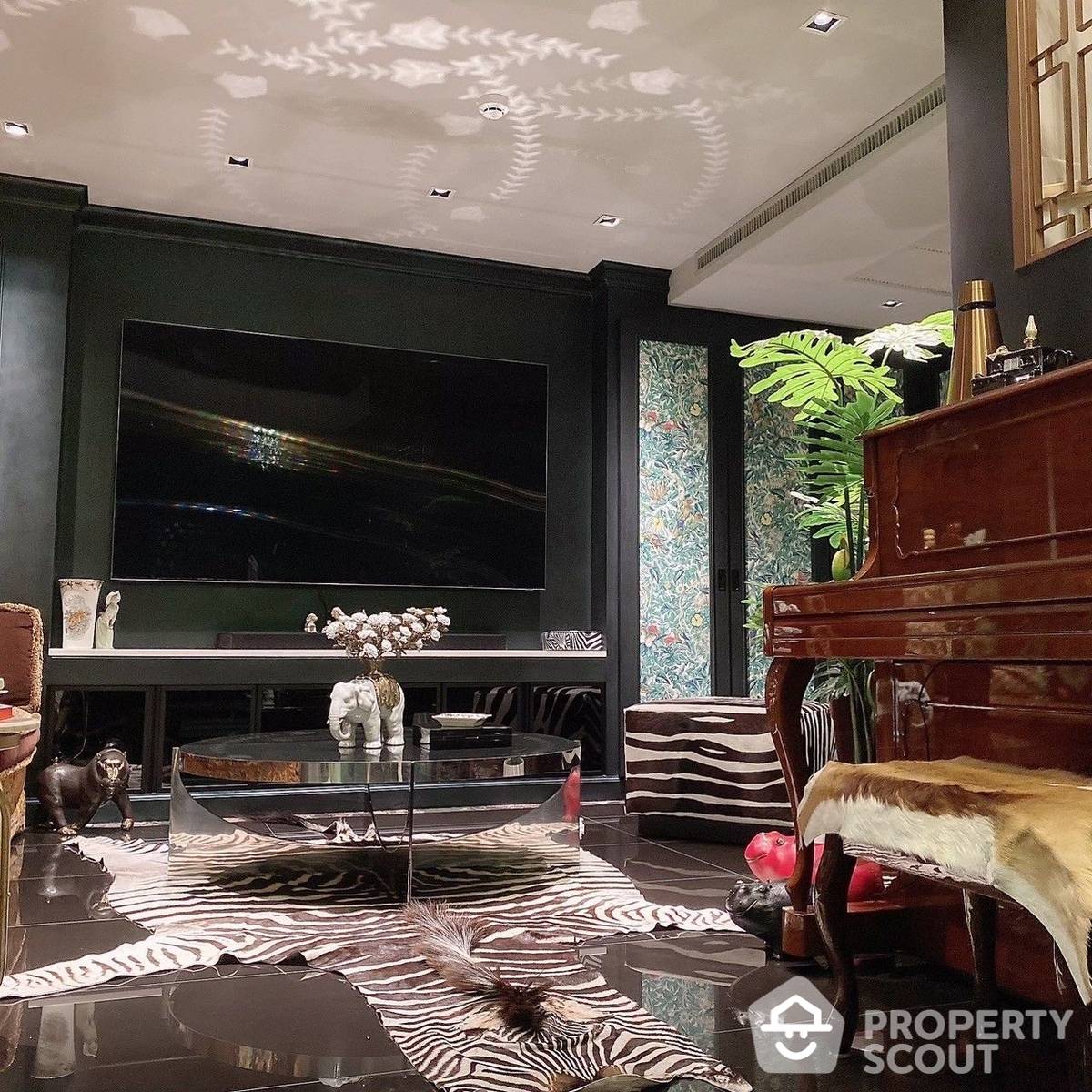 ขายคอนโดวิทยุ ชิดลม หลังสวน : คอนโด 3-ห้องนอน ที่ ณ วรา เรสซิเดนส์ ใกล้ BTS ชิดลม