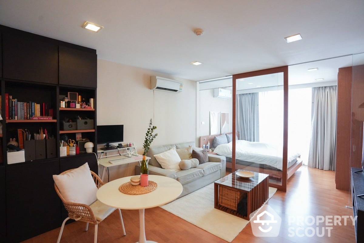For SaleCondoSukhumvit, Asoke, Thonglor : 1-BR Condo at XVI The Sixteenth near MRT Queen Sirikit National Convention Centre