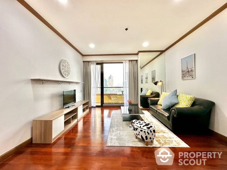 For SaleCondoWongwianyai, Charoennakor : 1-BR Condo at Ban Chao Phraya Condo near MRT Hua Lamphong