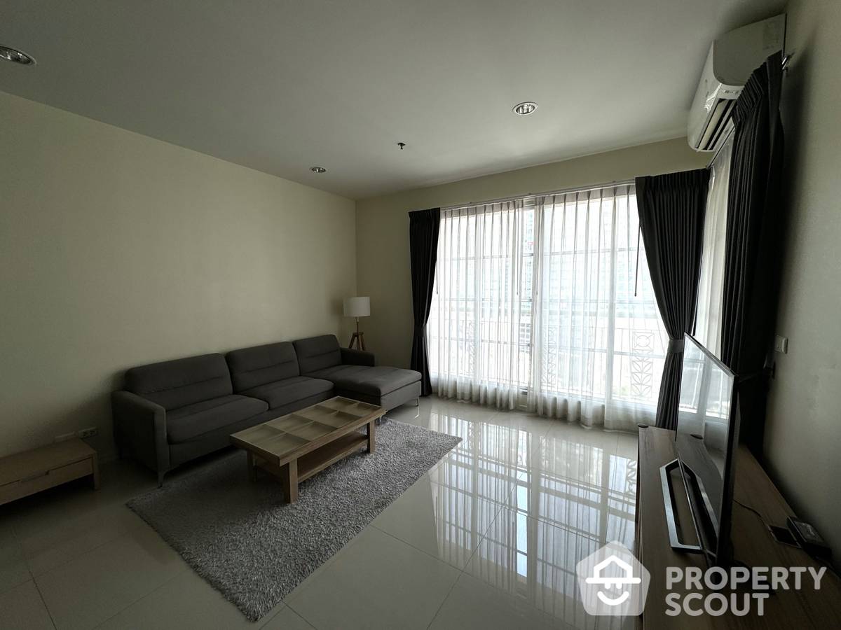 For SaleCondoSukhumvit, Asoke, Thonglor : 3-BR Condo at Citi Smart Sukhumvit 18 near BTS Asok