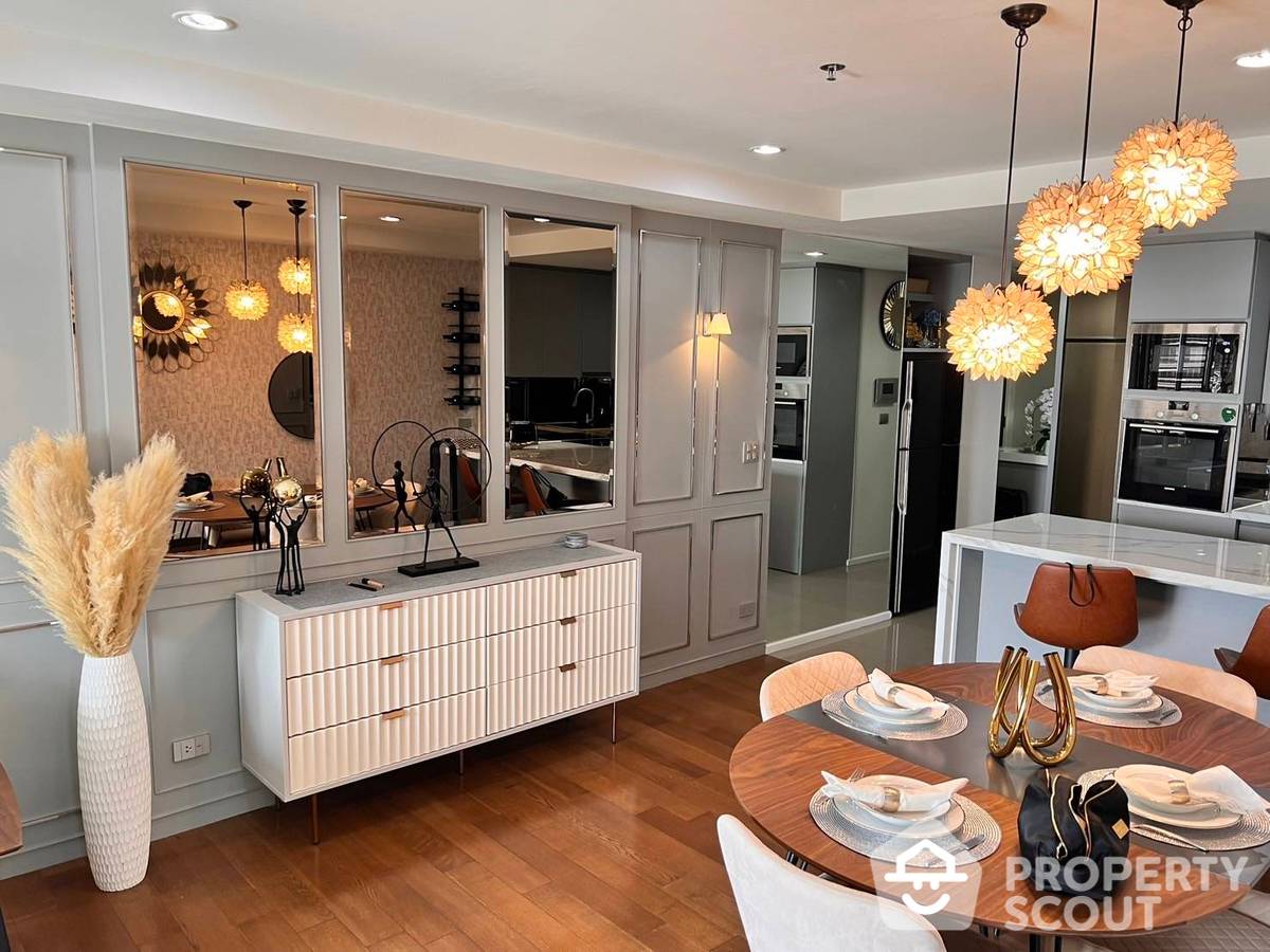 For SaleCondoNana, North Nana,Sukhumvit13, Soi Nana : 2-BR Condo at 15 Sukhumvit Residences near BTS Nana