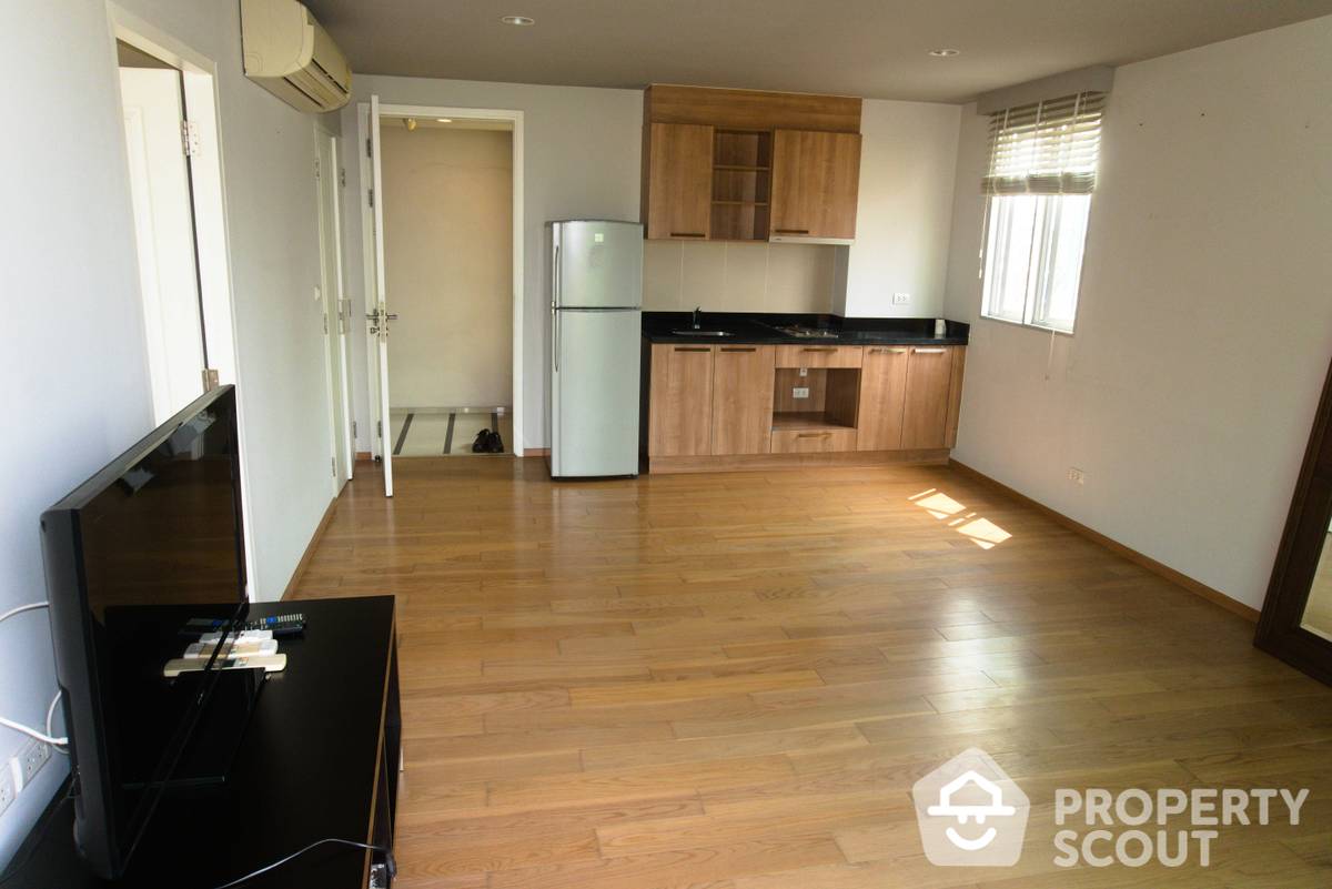 For SaleCondoOnnut, Udomsuk : 1-BR Condo at Hive Sukhumvit 65 near BTS Ekkamai