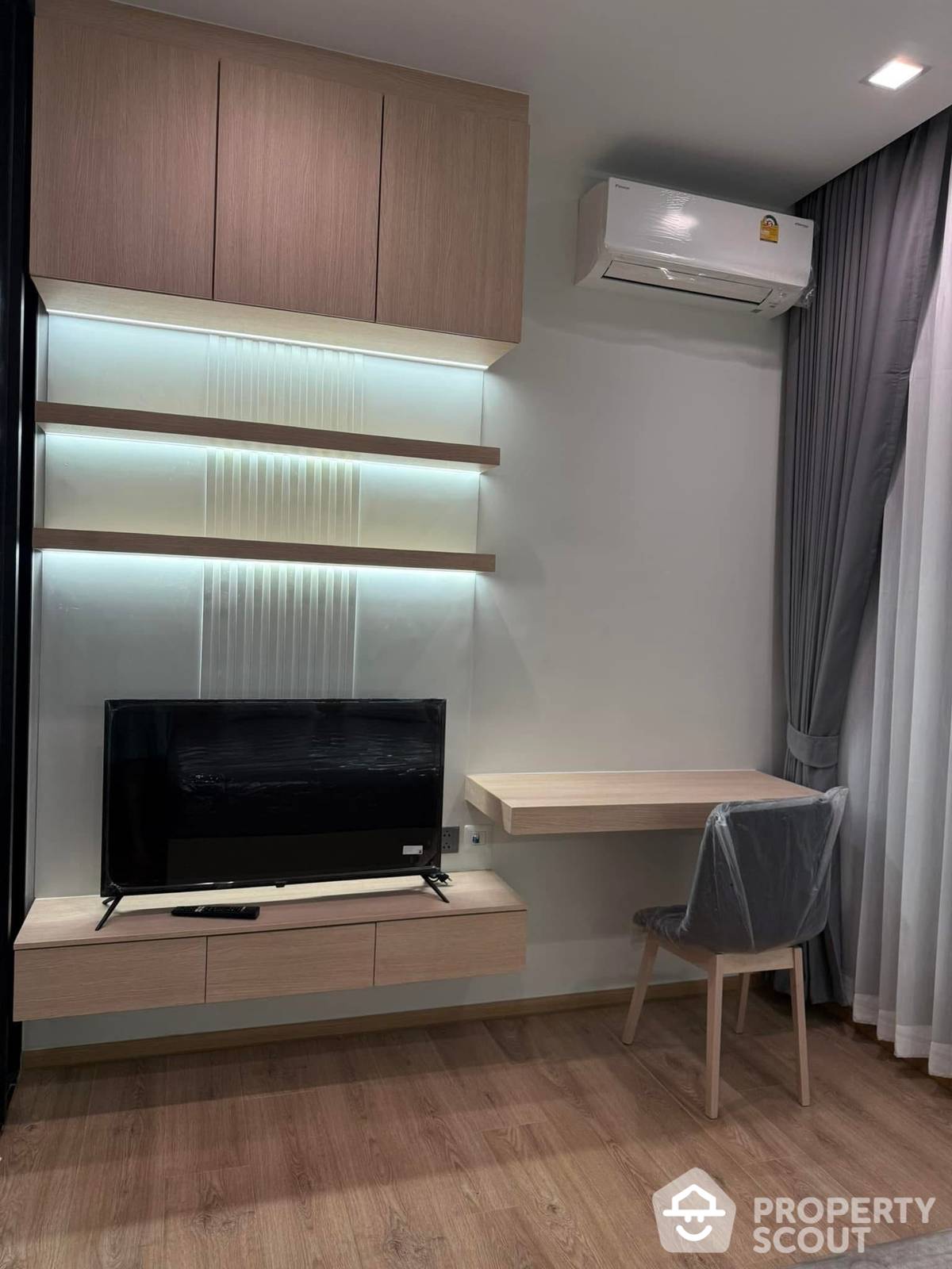For SaleCondoAri,Anusaowaree : 1-BR Condo at Noble Around Ari near BTS Ari