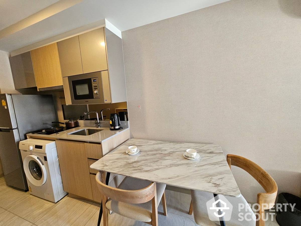 For SaleCondoSukhumvit, Asoke, Thonglor : 1-BR Condo at Walden Asoke near MRT Sukhumvit