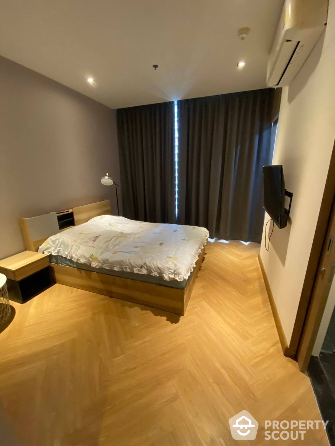 For SaleCondoKhlongtoei, Kluaynamthai : 1-BR Condo at Park Origin Phrom Phong near BTS Phrom Phong