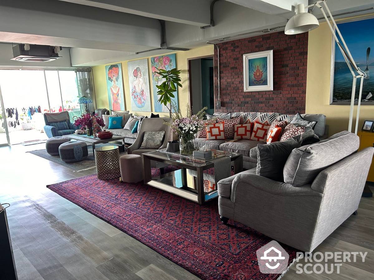 For SaleCondoSukhumvit, Asoke, Thonglor : 3-BR Condo at La Cascade Condominium near BTS Ekkamai