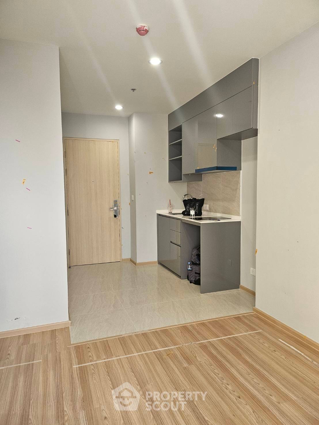For SaleCondoOnnut, Udomsuk : 2-BR Condo at Skyrise Avenue Sukhumvit 64 near BTS Punnawithi