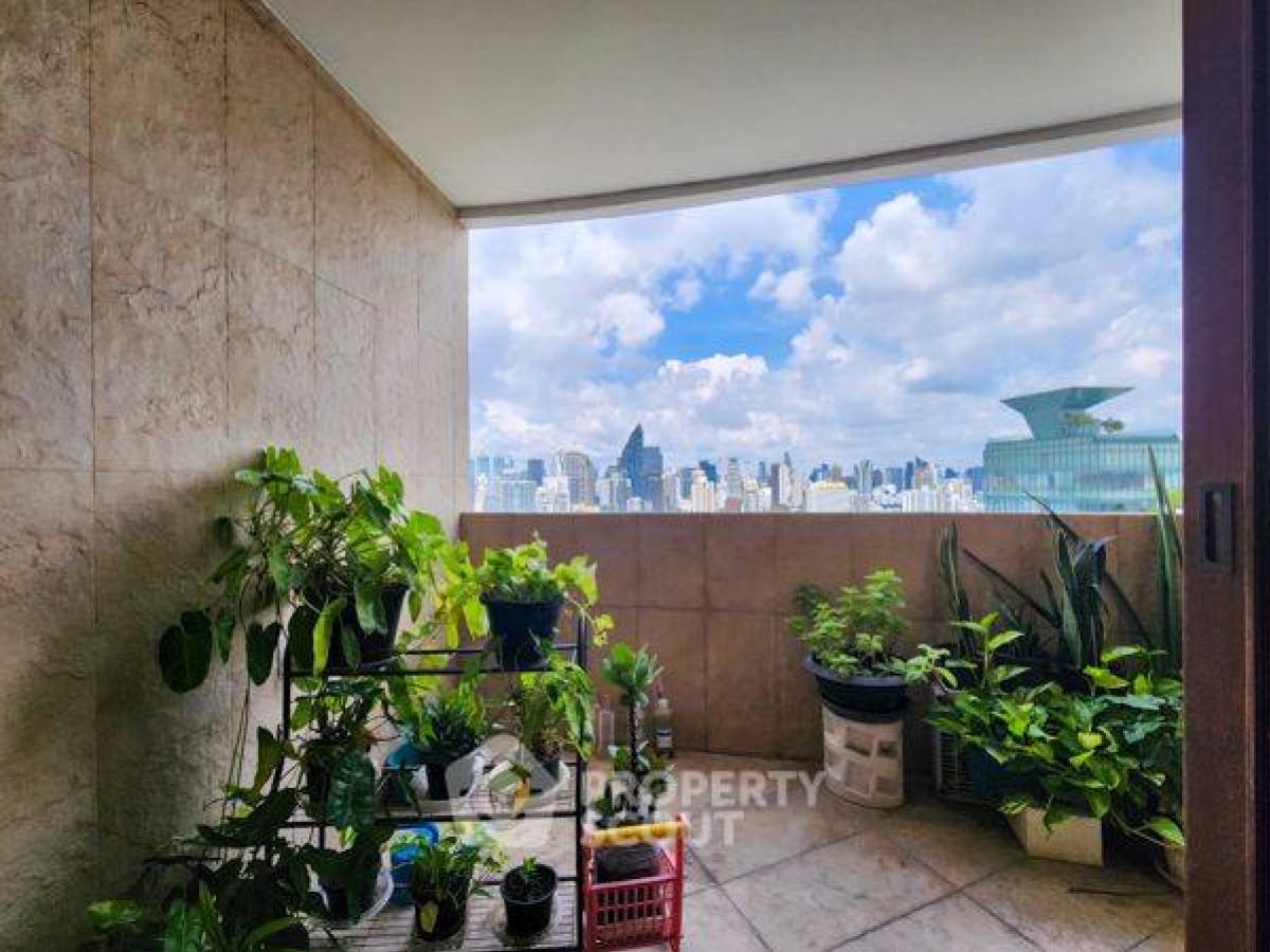 For SaleCondoSukhumvit, Asoke, Thonglor : 3-BR Condo at Fifty Fifth Tower Thonglor near BTS Thong Lor
