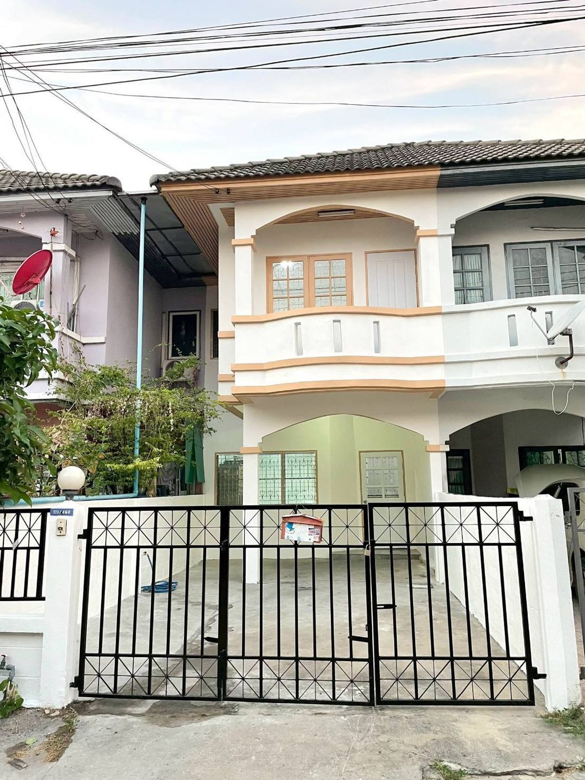 For RentTownhomePathum Thani,Rangsit, Thammasat : Renting 20 square wah of happiness village