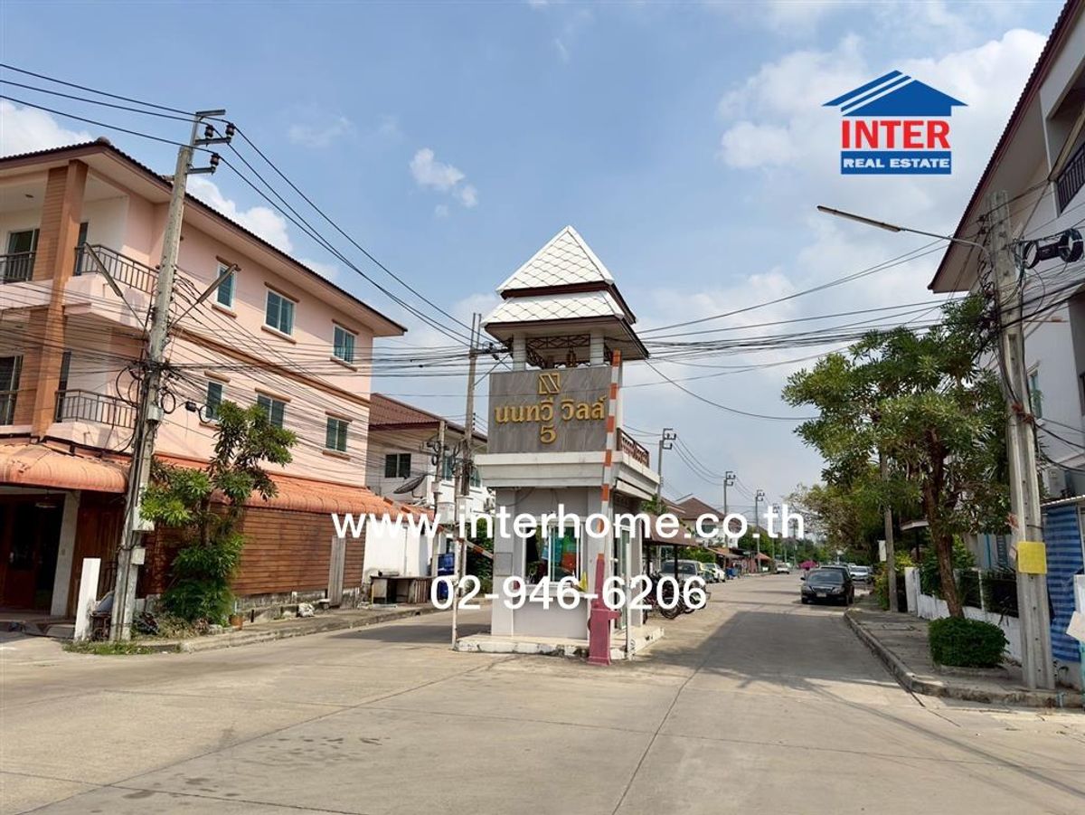 ขายทาวน์โฮมมีนบุรี-ร่มเกล้า : ทาวน์โฮม 2 ชั้น 25.8 ตร.ว. หมู่บ้านนนทวีวิลล์5 ซอยมิตรไมตรี6/4 ถนนมิตรไมตรี ถนนเลียบวารี เขตหนองจอก กรุงเทพมหานคร