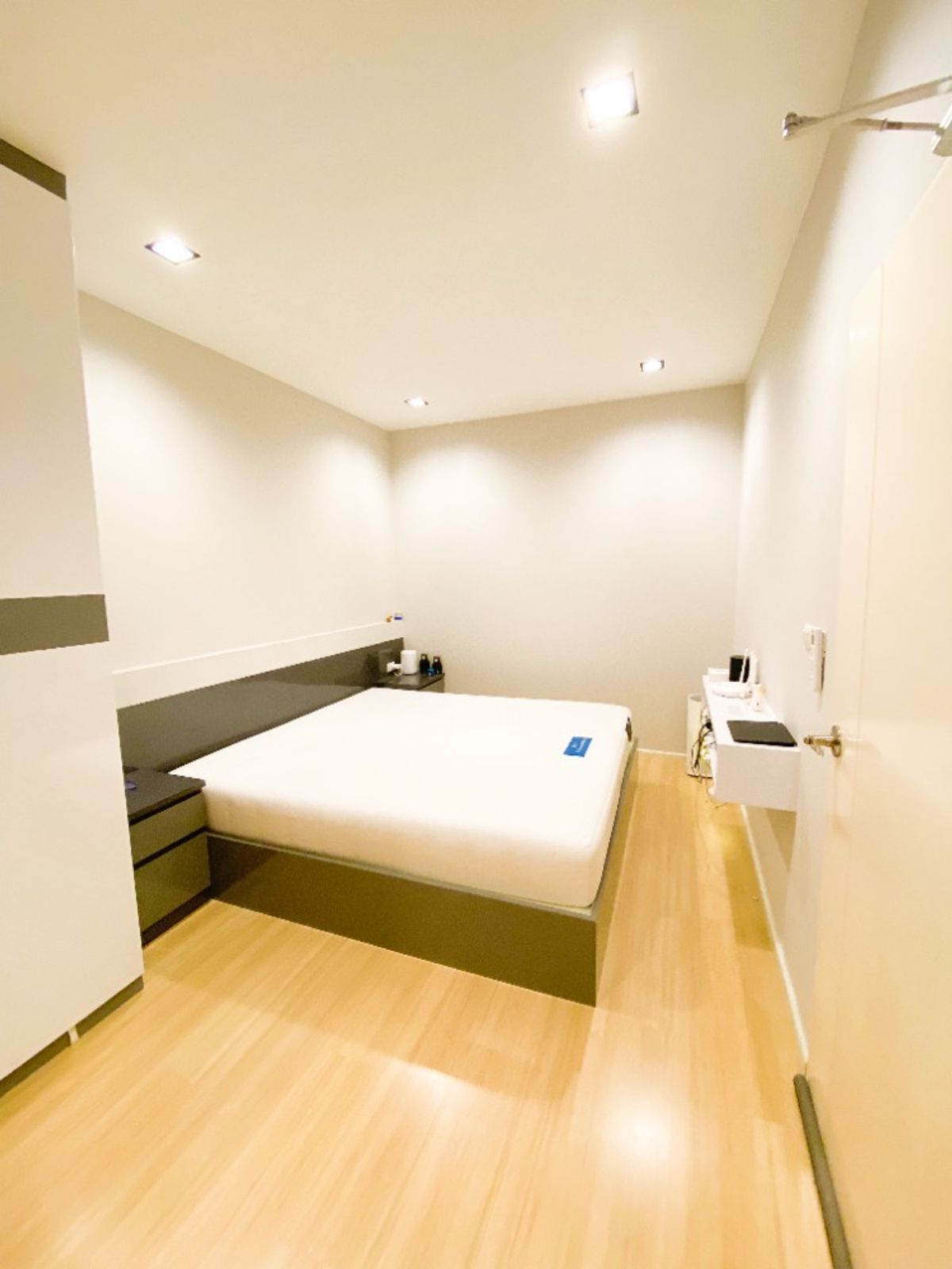 For SaleTownhomeOnnut, Udomsuk : Sell ​​Townhome for 3 hours. 178 sqm. Full kitchen. Complete equipment in Sukhumvit 77 Baan Klang Muang Sukhumvit 77 project (SM1146).