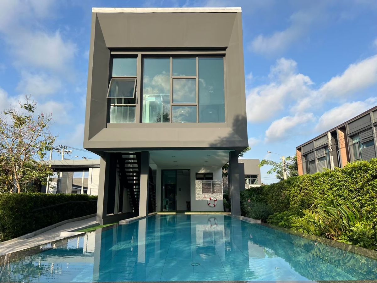 For SaleTownhomePattanakan, Srinakarin : Verve Rama 9 – Krungthep Kreetha Modern Townhome Living — Serene Yet Connected to the City