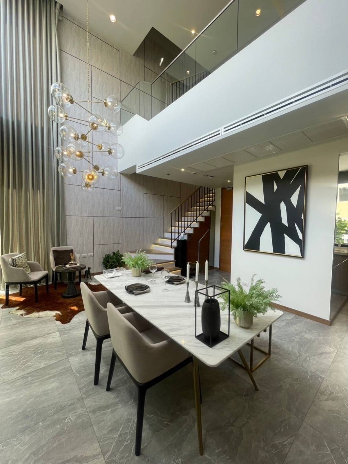 ขายทาวน์โฮมพระราม 9 เพชรบุรีตัดใหม่ RCA : ขายบ้านตัวอย่าง โครงการ AIRES Rama 9 — ทาวน์โฮมหรู 3.5 ชั้น ตกแต่งครบ พร้อมเข้าอยู่”