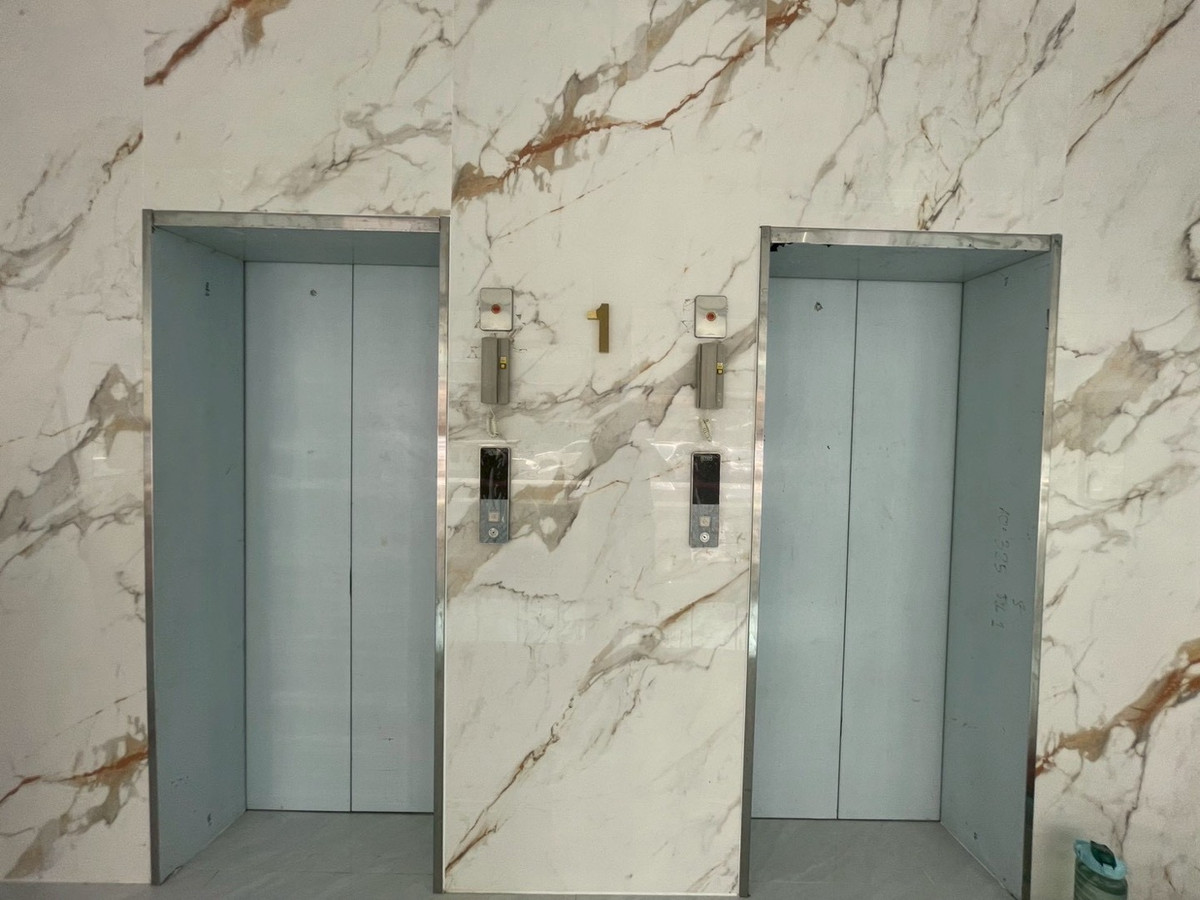 OfficeLadprao101, Happy Land, The Mall Bang Kapi : Urgent sale, office, office 4.5 floors on the Lat Phrao 101 road, good location, discount 0863377287