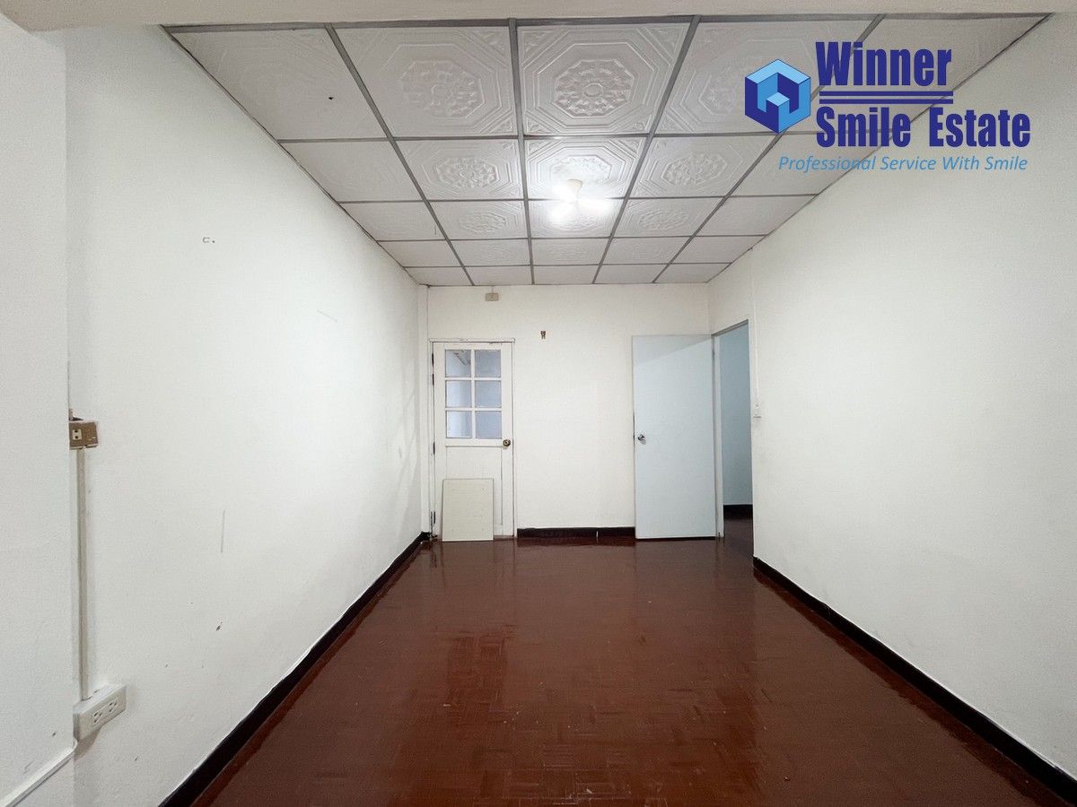 For SaleTownhomeSamut Prakan,Samrong : Townhouse for sale, Nilubon Village, Bang Phli, opposite Big C Bang Phli, on Theparak Road, convenient transportation