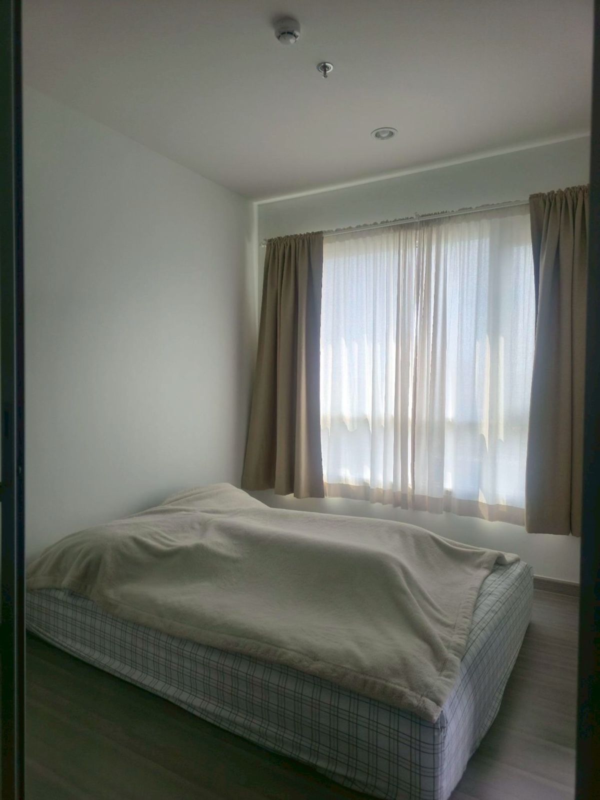 For RentCondoPinklao, Charansanitwong : 🔥 Near Siriraj, only 2 km.