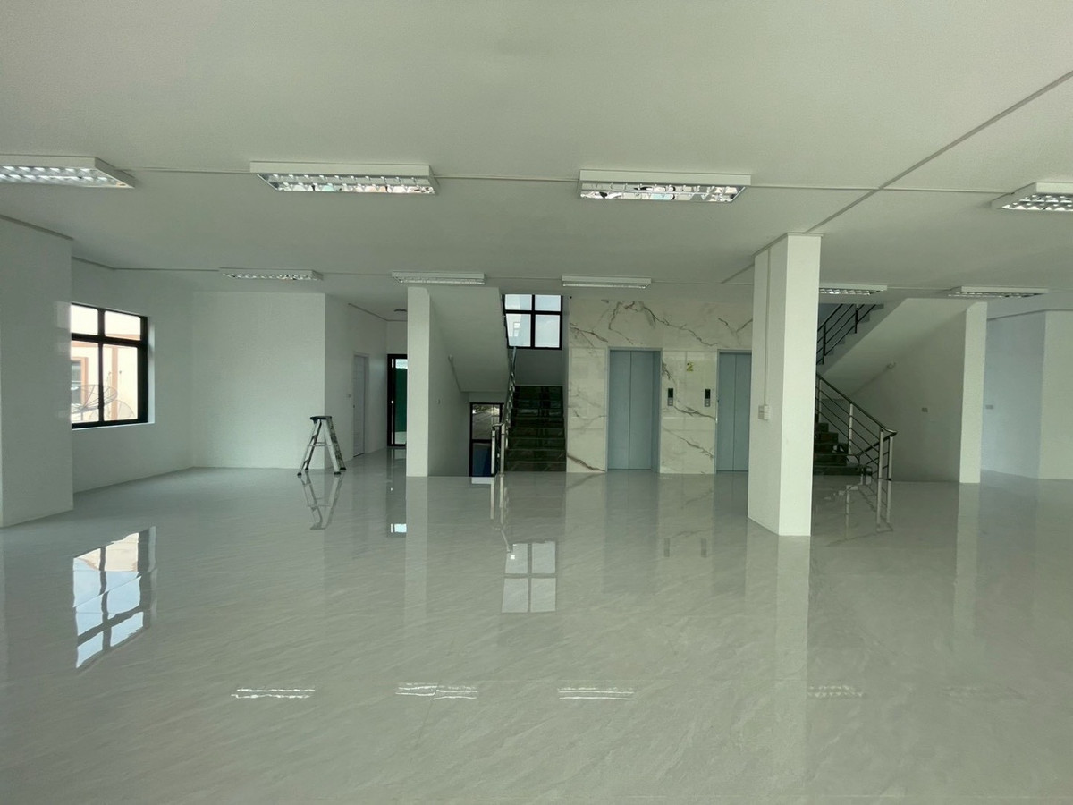 OfficeLadprao101, Happy Land, The Mall Bang Kapi : Urgent sale, office, office 4.5 floors on the Lat Phrao 101 road, good location, discount 0863377287