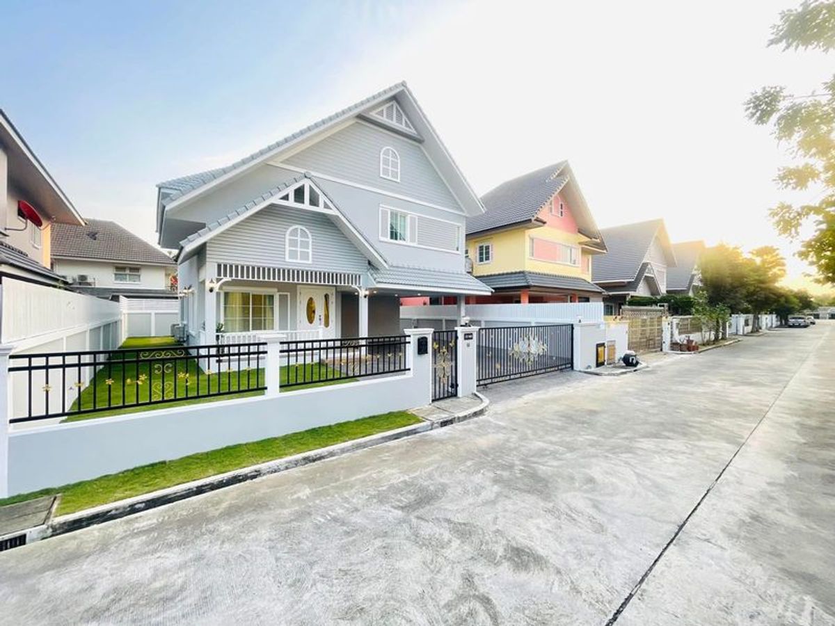 For SaleHousePhutthamonthon, Salaya : Luxury single house, British style, British Park, Phutthamonthon Sai 3