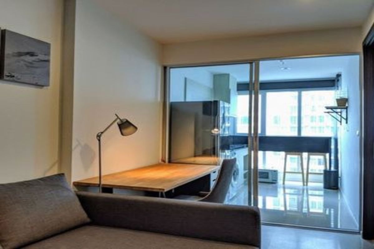 For SaleCondoSathorn, Narathiwat : ⚡️⚡️ Sale with tenant !! ⚡️⚡️Code C20221201033.......Rhythm Sathorn - Narathiwas, 1 bedroom, 1 bathroom, high floor 20++, South Facing, furnished, Special Deal!!📢📢