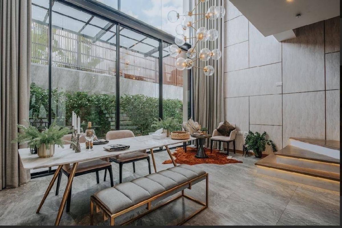 ขายทาวน์โฮมพระราม 9 เพชรบุรีตัดใหม่ RCA : ขายบ้านตัวอย่าง โครงการ AIRES Rama 9 — ทาวน์โฮมหรู 3.5 ชั้น ตกแต่งครบ พร้อมเข้าอยู่”