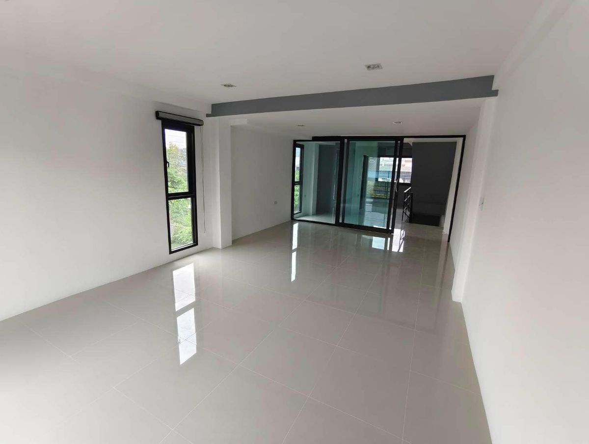 For RentHome OfficeNawamin, Ramindra : 💻  Home office 3.5 storey for Rent, near BTS Ram Inthra Kor Mor 9 only 450 m., allow company registration