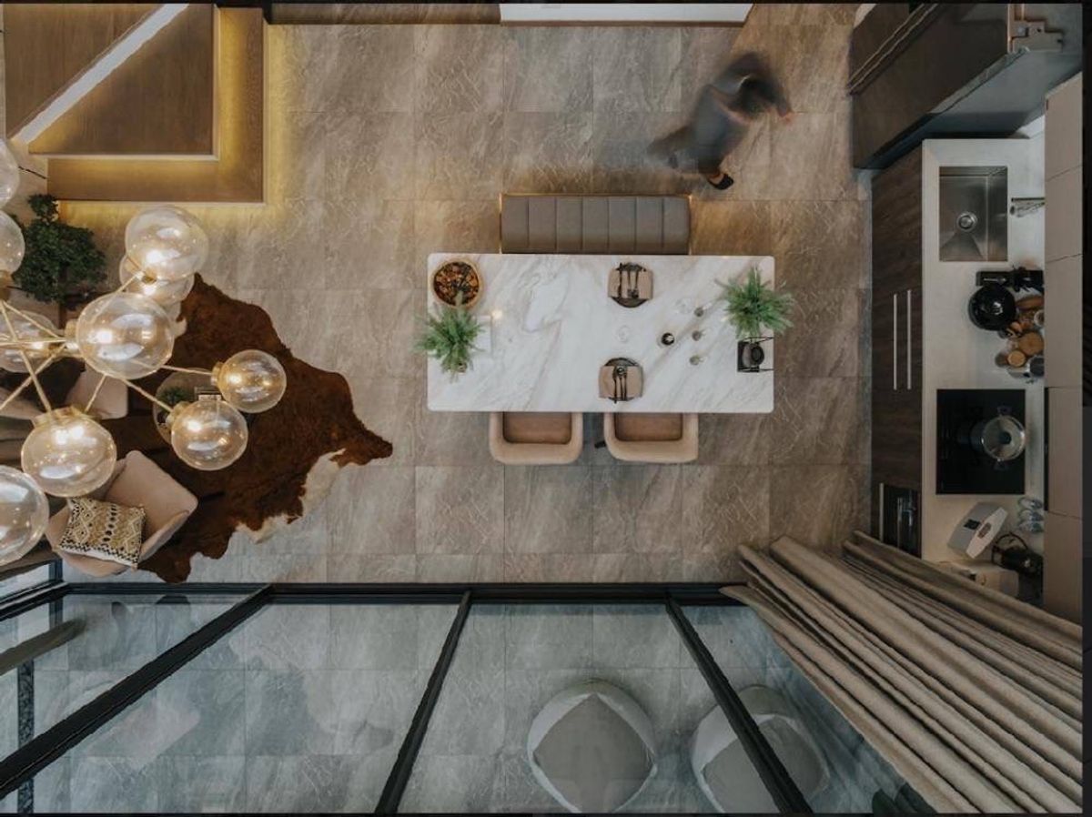 ขายทาวน์โฮมพระราม 9 เพชรบุรีตัดใหม่ RCA : ขายบ้านตัวอย่าง โครงการ AIRES Rama 9 — ทาวน์โฮมหรู 3.5 ชั้น ตกแต่งครบ พร้อมเข้าอยู่”