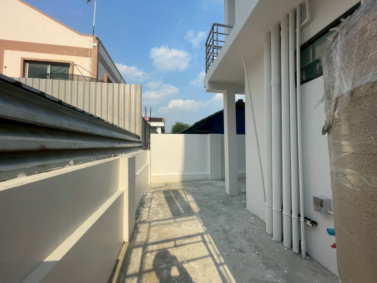 OfficeLadprao101, Happy Land, The Mall Bang Kapi : Urgent sale, office, office 4.5 floors on the Lat Phrao 101 road, good location, discount 0863377287