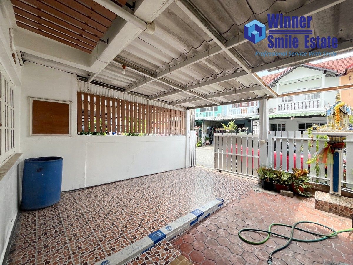 For SaleTownhomeSamut Prakan,Samrong : Townhouse for sale, Nilubon Village, Bang Phli, opposite Big C Bang Phli, on Theparak Road, convenient transportation