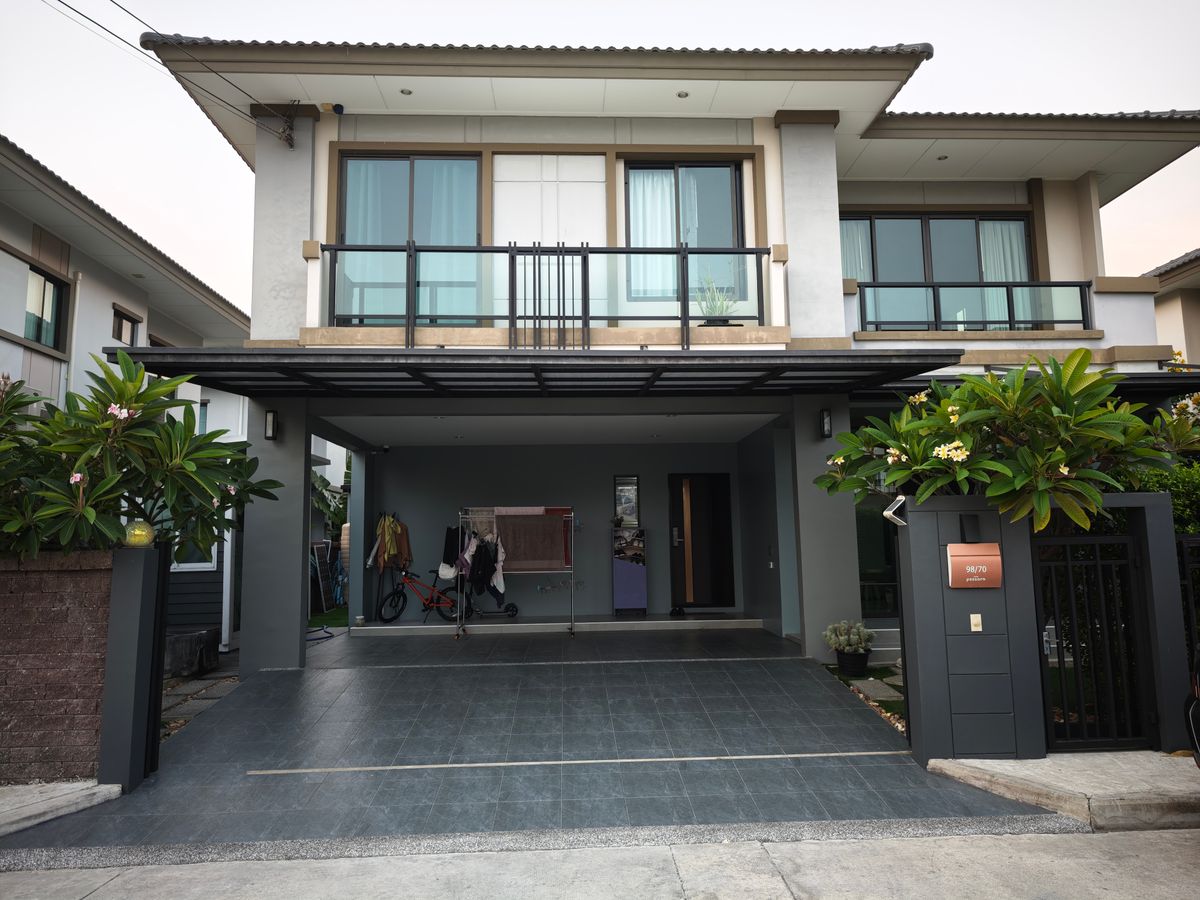 บ้านลาดกระบัง สุวรรณภูมิ : ขายหรือให้เช่า บ้านเดี่ยวภัสสร เพรสทีจ ติดถนนใหญ่ เดินทางสะดวก ติดสนามบินสุวรรณภูมิ 