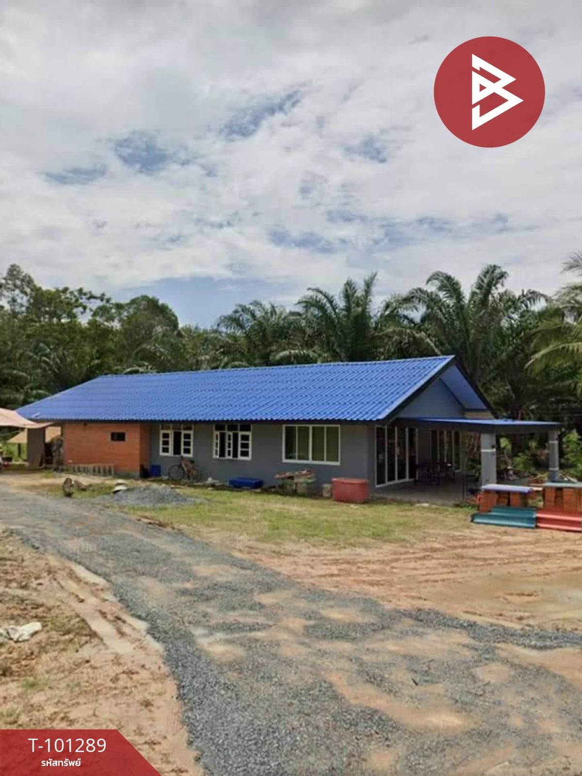 ขายที่ดินตราด : ขายที่ดินพร้อมสิ่งปลูกสร้าง เนื้อที่ 1 ไร่ 2 งาน 61 ตร.วา เนินทราย ตราด