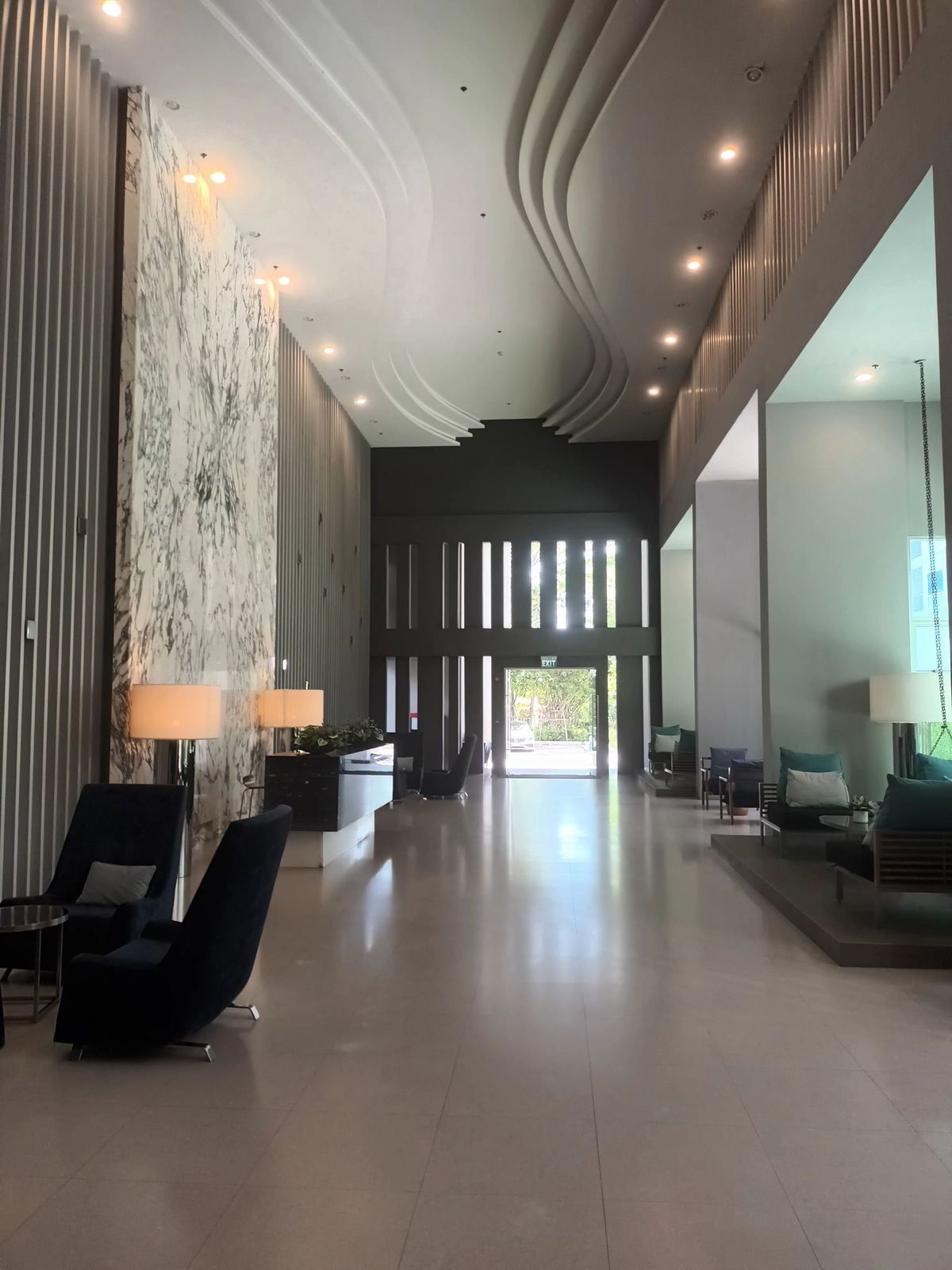 ขายคอนโดหัวหิน ประจวบคีรีขันธ์ : ขาย คอนโด หัวหิน บ้านเคียงฟ้า ชั้นสูง วิวทะเล วิวโปร่ง ไม่บังวิว ขายต่ำกว่าราคาประเมิน เครือ แสนสิริ