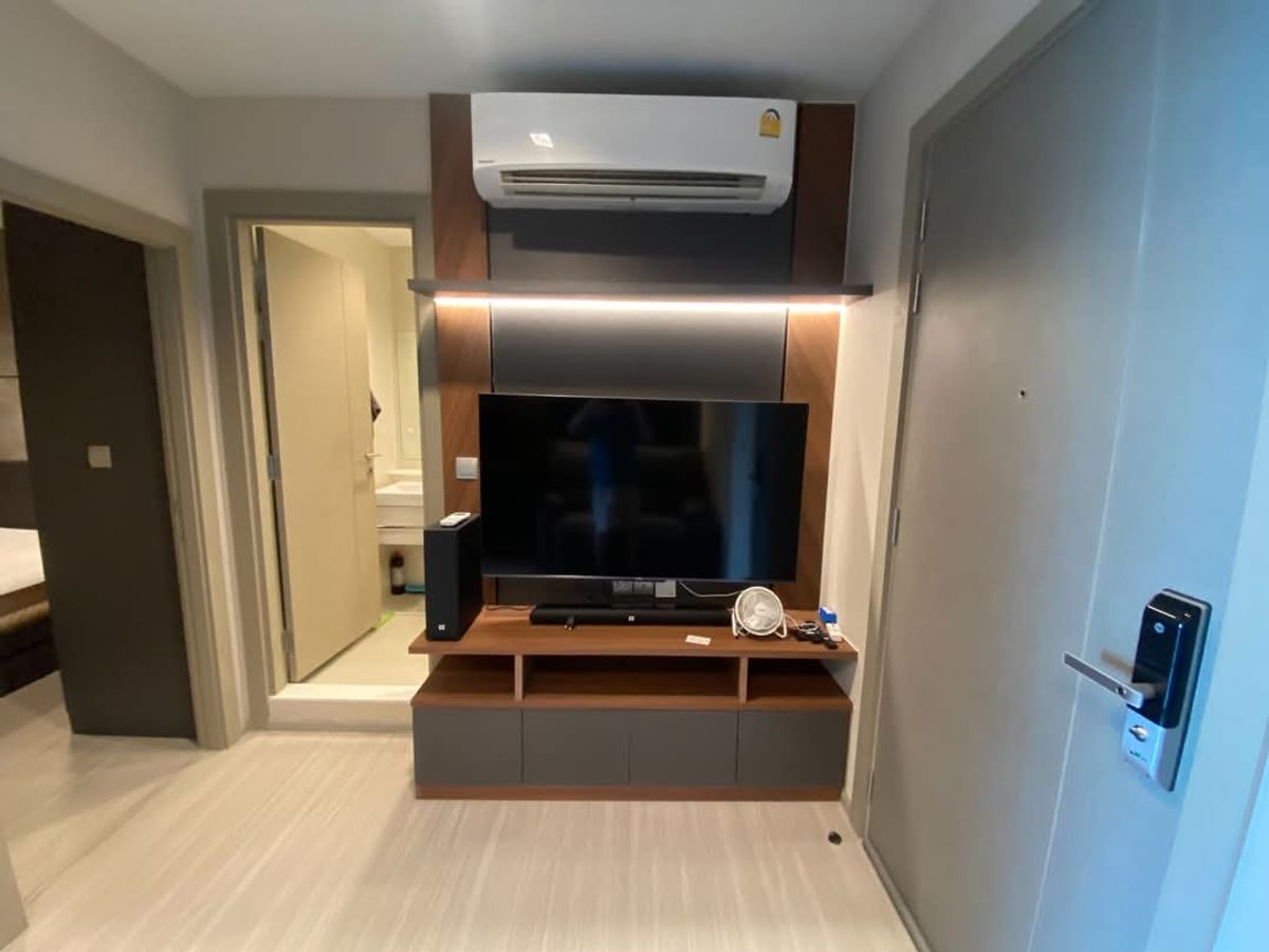ให้เช่าคอนโดพระราม 9 เพชรบุรีตัดใหม่ RCA : 22,000 Baht/Month, Life Adoke Rama 9