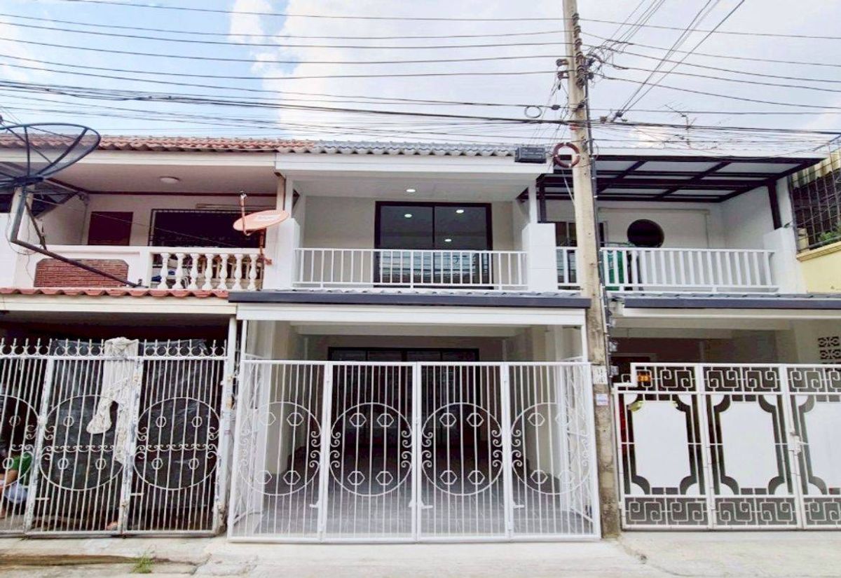 ขายทาวน์โฮมรัตนาธิเบศร์ สนามบินน้ำ พระนั่งเกล้า : ทาวน์โฮม2ชั้นมือสอง ทำเลโซนเมือง หมู่บ้านเรวดี3 ติวานนท์ - เลี่ยงเมืองนนท์ 
