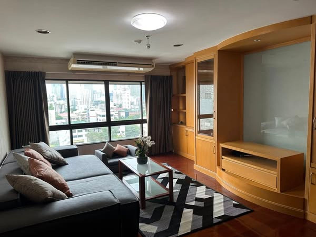 For RentCondoWitthayu, Chidlom, Langsuan, Ploenchit : +++ Urgent rent !! Baan Ploenchit ** 3 bedrooms, 2 bathrooms, size 108 sqm. Ready to stay +++
