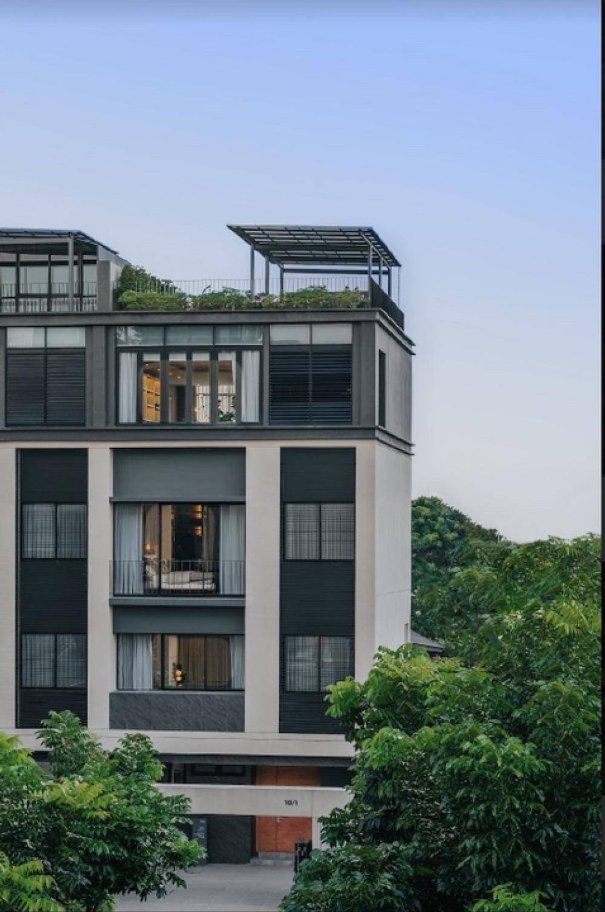 For SaleTownhomeRama9, Petchburi, RCA : Aires Rama 9 luxury townhome for sale, special price