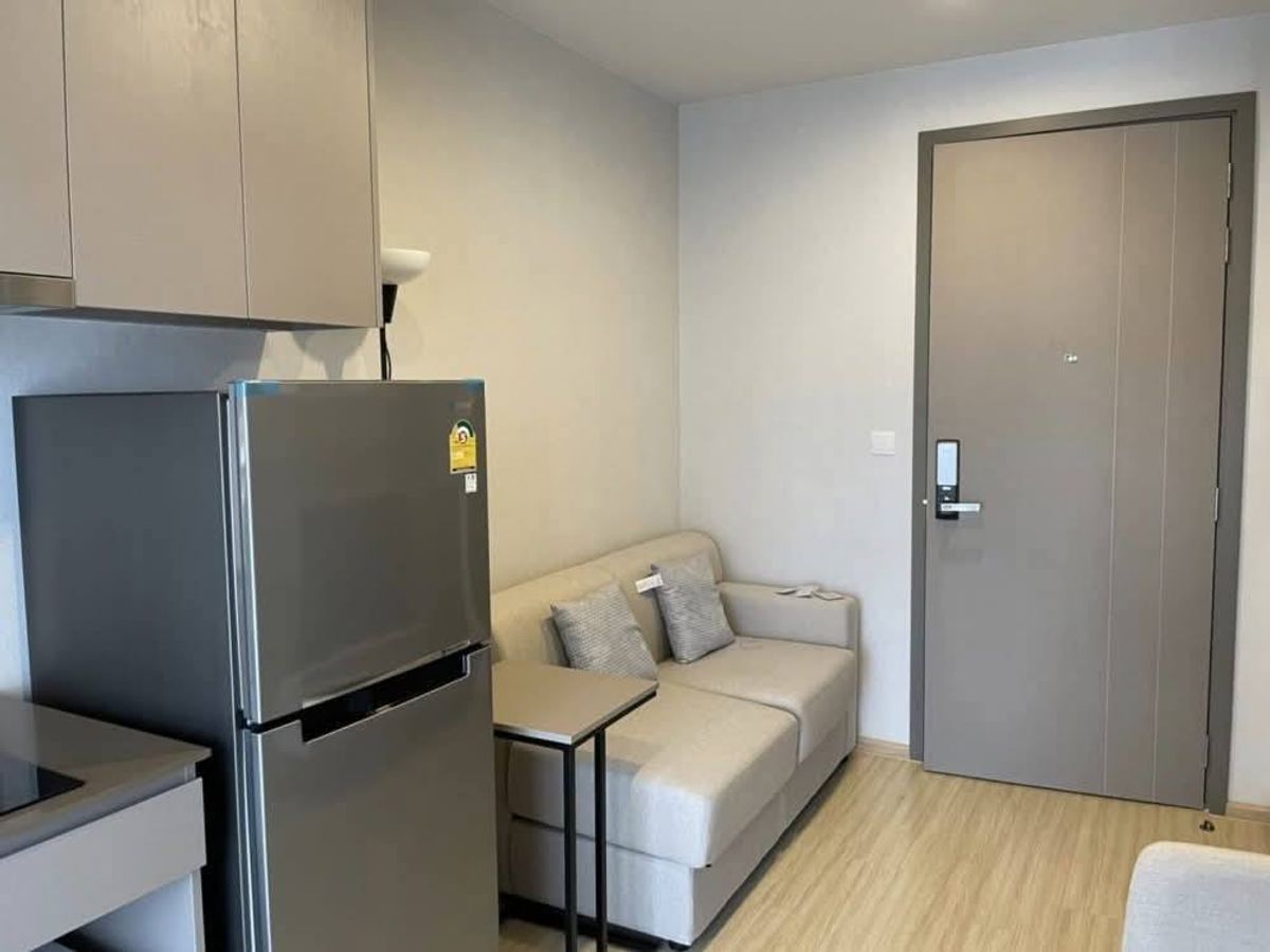 For RentCondoThaphra, Talat Phlu, Wutthakat : 🔴13,000 ฿ 🔴 🔴 𝗧𝗵𝗲 𝗣𝗿𝗶𝘃𝗮𝗰𝘆 ┃ ┃ ┃ ┃ The Prividy Tha Phra Inclacent ✅ Near MRT Tha Phra Yin, service 🙏 Interested to say hello (very fast answer): 📱 Property code 6804-2416 📱: ID LINE:@bbcondo88