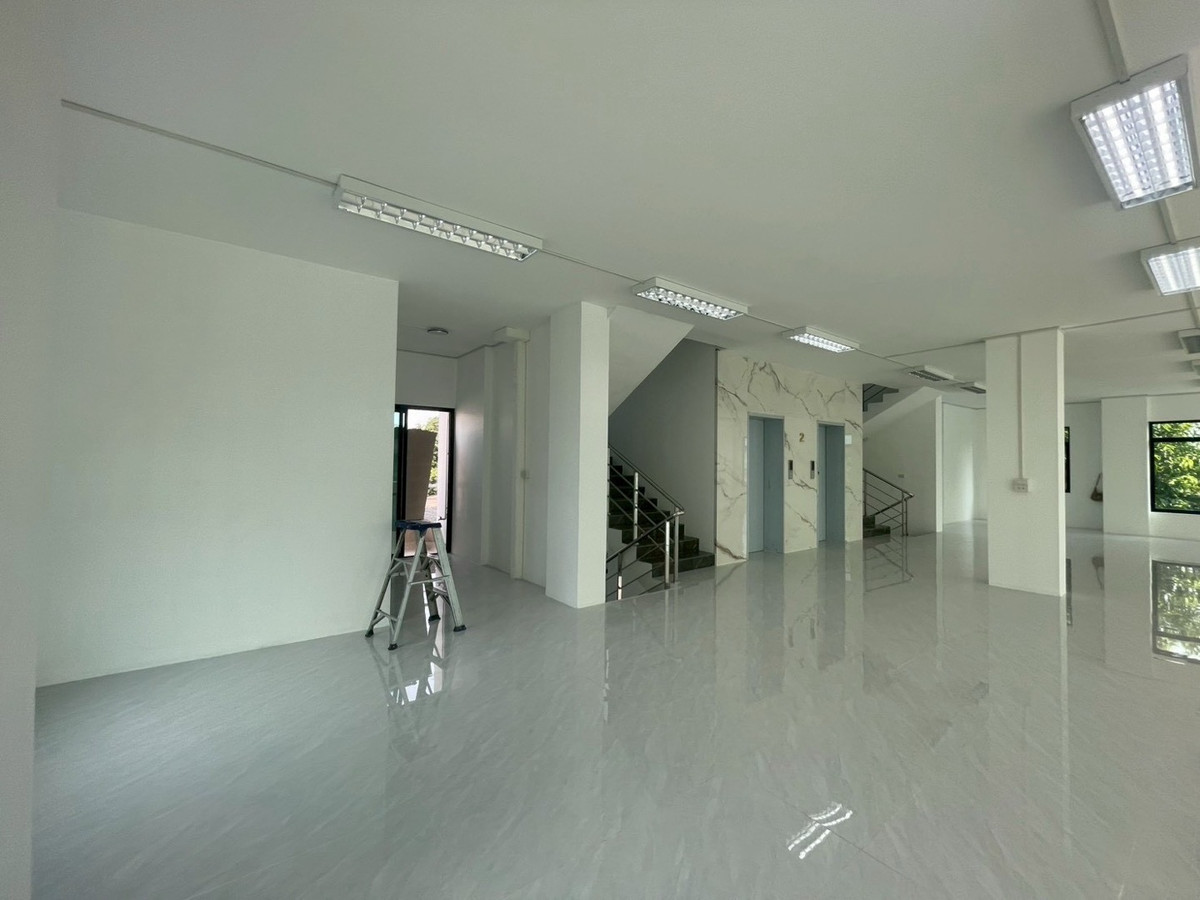 OfficeLadprao101, Happy Land, The Mall Bang Kapi : Urgent sale, office, office 4.5 floors on the Lat Phrao 101 road, good location, discount 0863377287